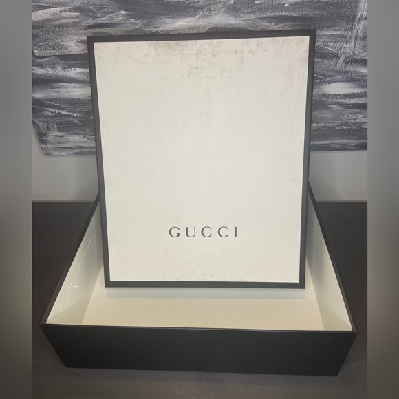 GUCCI women’s shoe box. Great condition extra large size - Picture 3 of 5